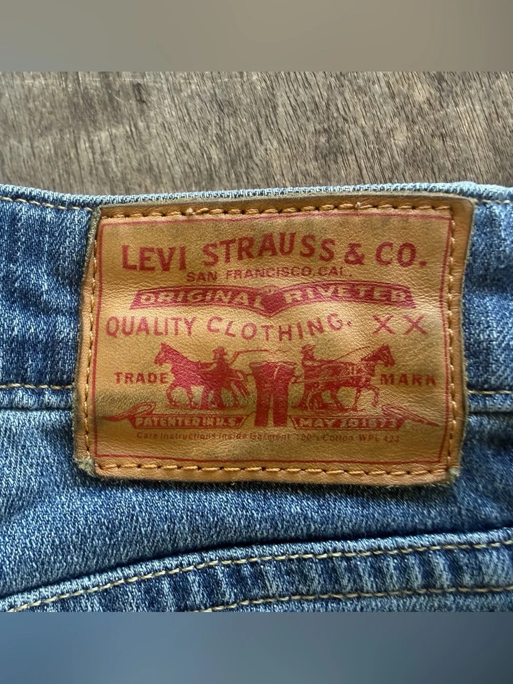 Levi’s Bermuda Short Womens Sz 30x11.5 Shorts Modest Long Stretch Denim